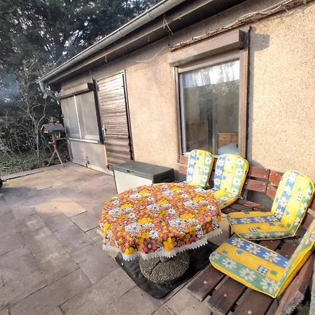 Einfaches Mit Garten Und Urspruenglichem Retro-charakter In Bei Berlin * Schoneiche
