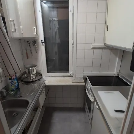 Einfaches Mit Garten Und Urspruenglichem Retro-charakter In Bei Berlin Holiday home Schoneiche