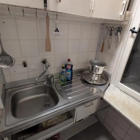 Einfaches Ferienhaus Mit Garten Und Urspruenglichem Retro-Charakter In Schoeneiche Bei Berlin