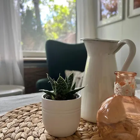 Einfaches Mit Garten Und Urspruenglichem Retro-charakter In Bei Berlin Holiday home Schoneiche