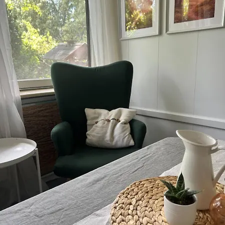Einfaches Mit Garten Und Urspruenglichem Retro-charakter In Bei Berlin Holiday home *